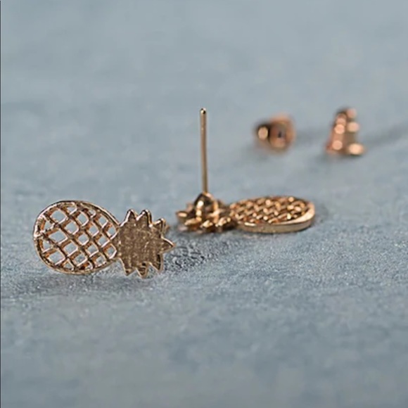 LAST SET Golden Pineapple Stud Earrings - Picture 3 of 6